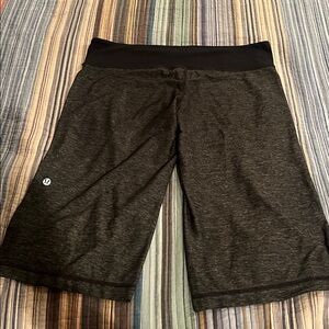 Lululemon Athletica Clam Digger II crops